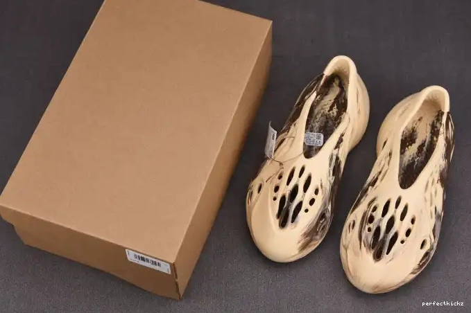 GX8774 Adidas Yeezy RNNR MX Cream Clay Foam 0520